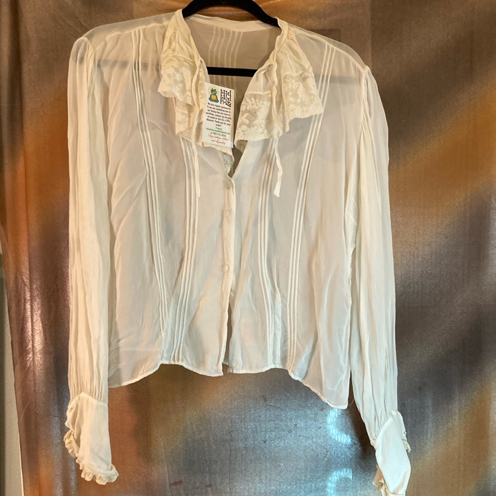 Sheer Lacey blouse long sleeve‎ frilly cuffs statement collar vintage 50’s. 350